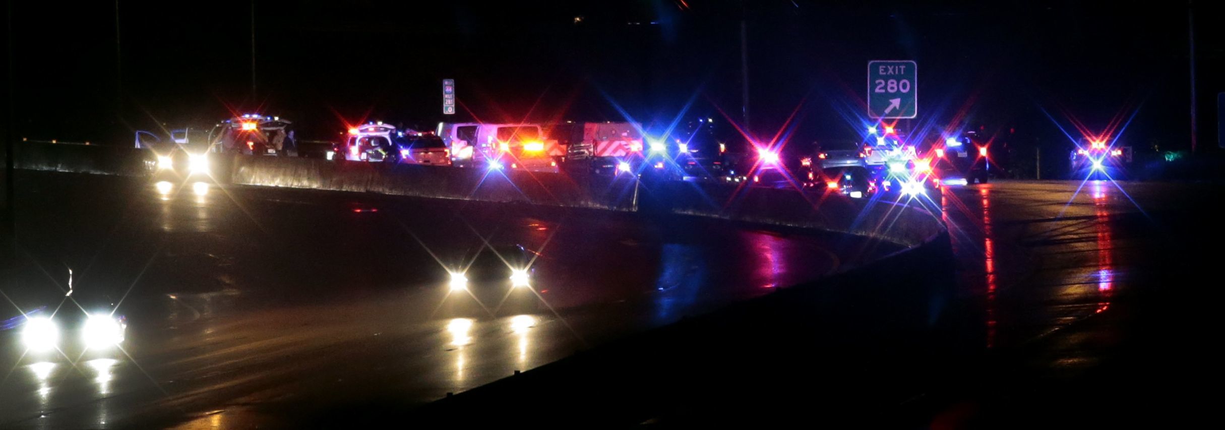 Officer shot on Interstate 44 in Webster Groves